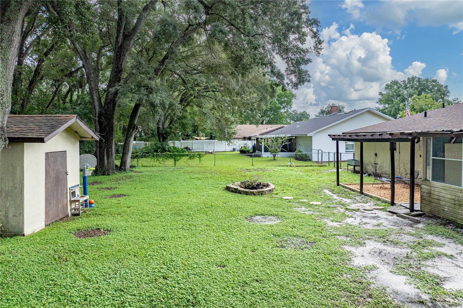 124 N Pointe Dr Property Photo 43