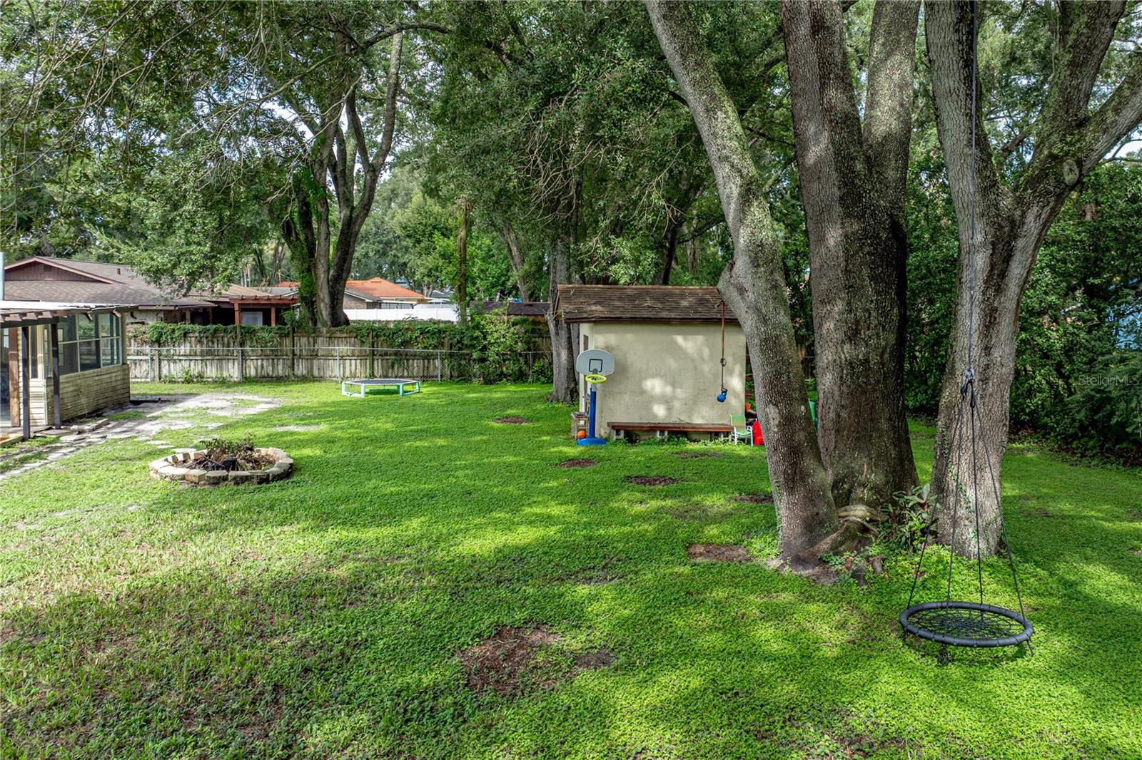 124 N Pointe Dr Property Photo 47