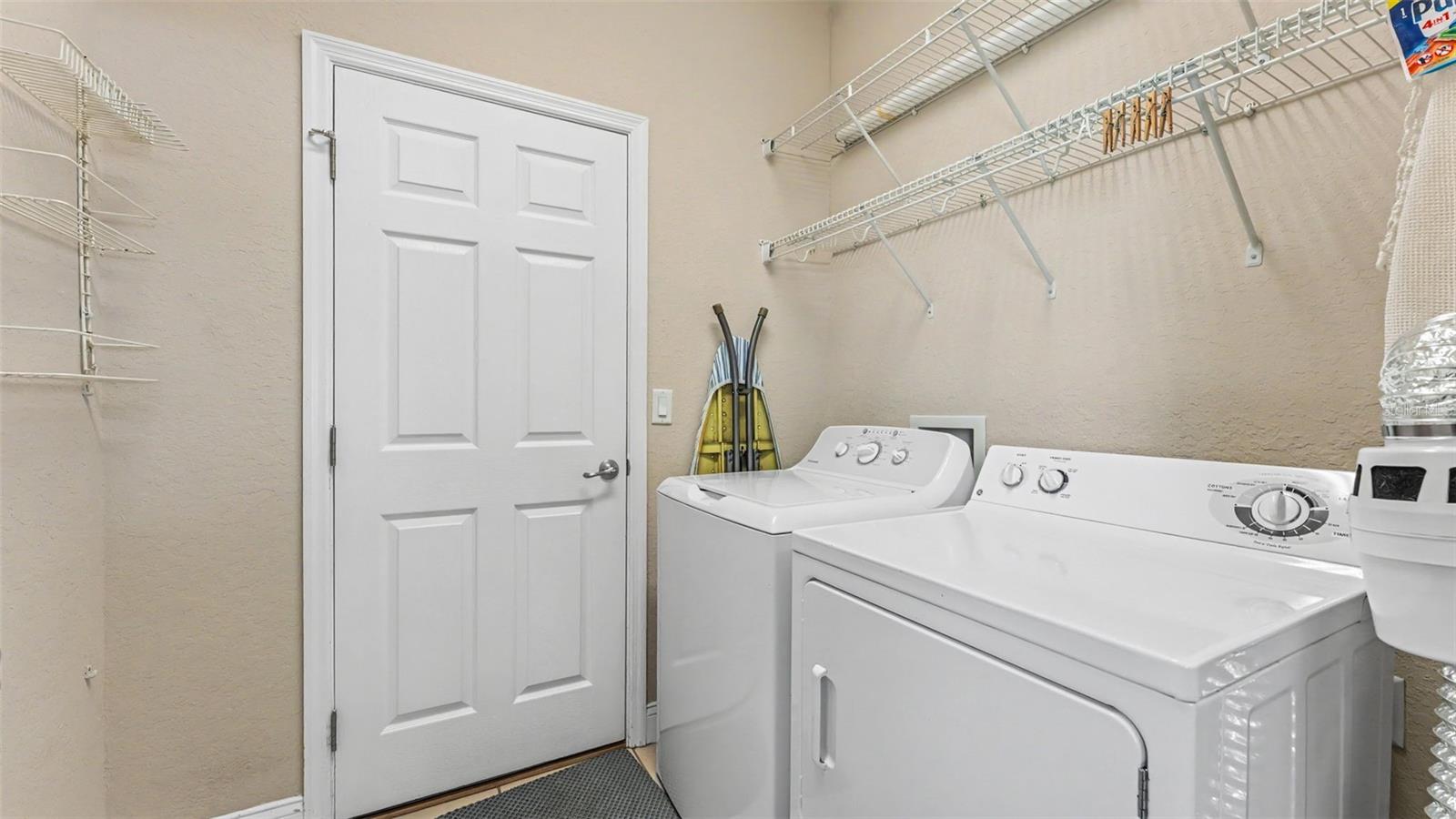 2040 Saddlewood Dr Property Photo 7