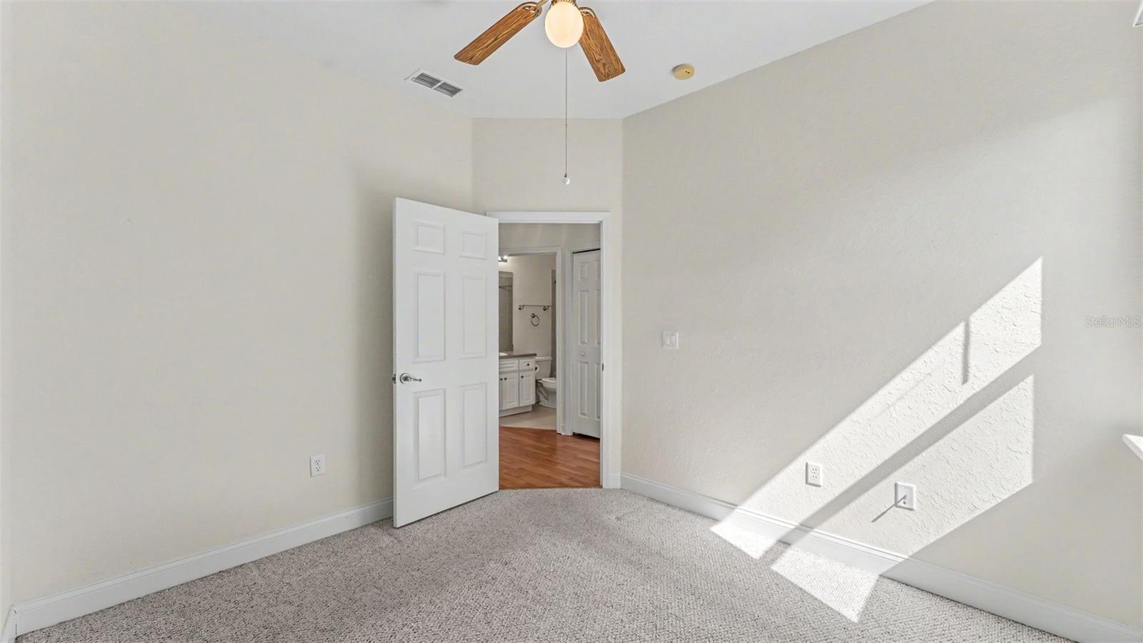 2040 Saddlewood Dr Property Photo 10