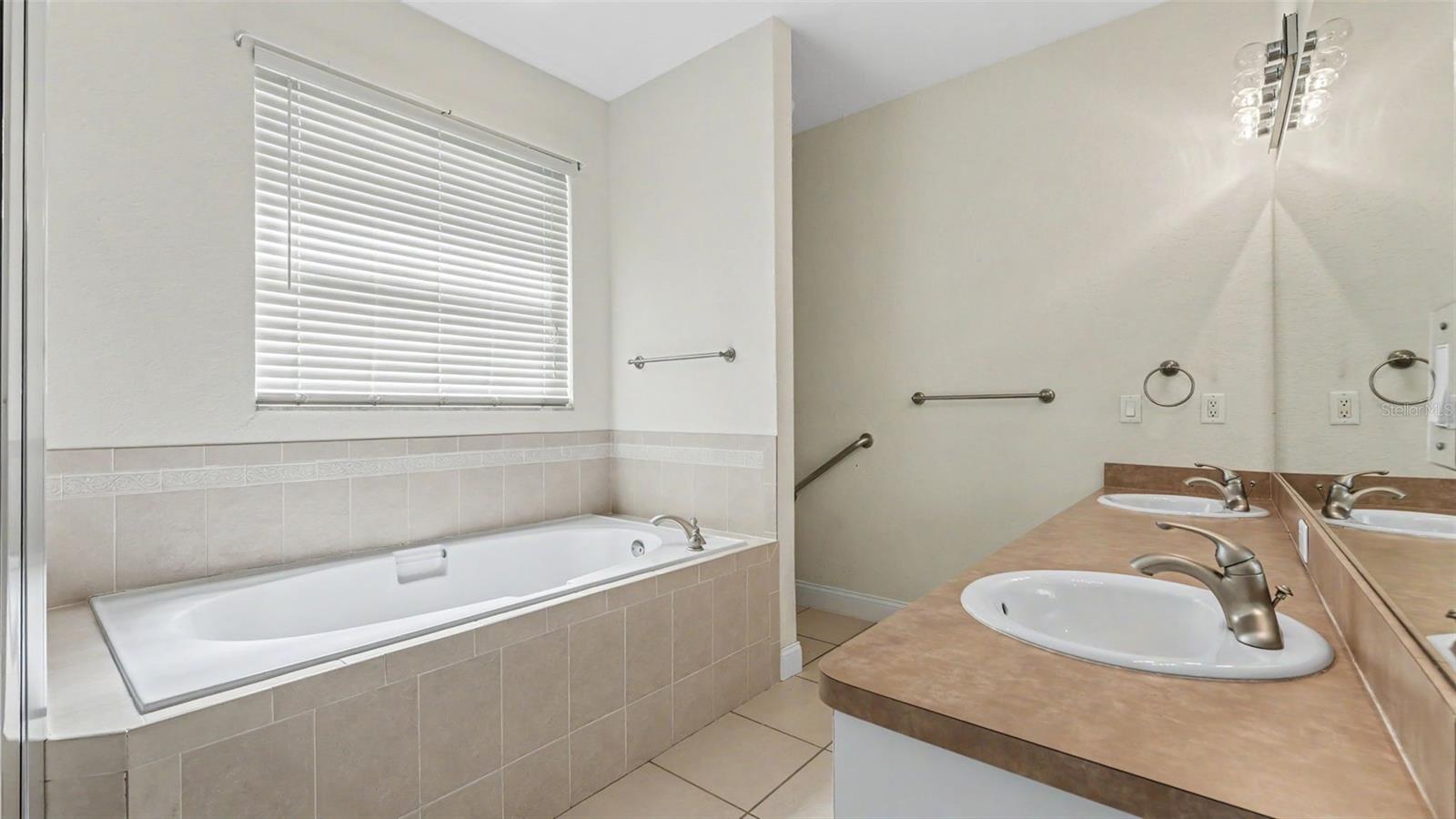 2040 Saddlewood Dr Property Photo 21