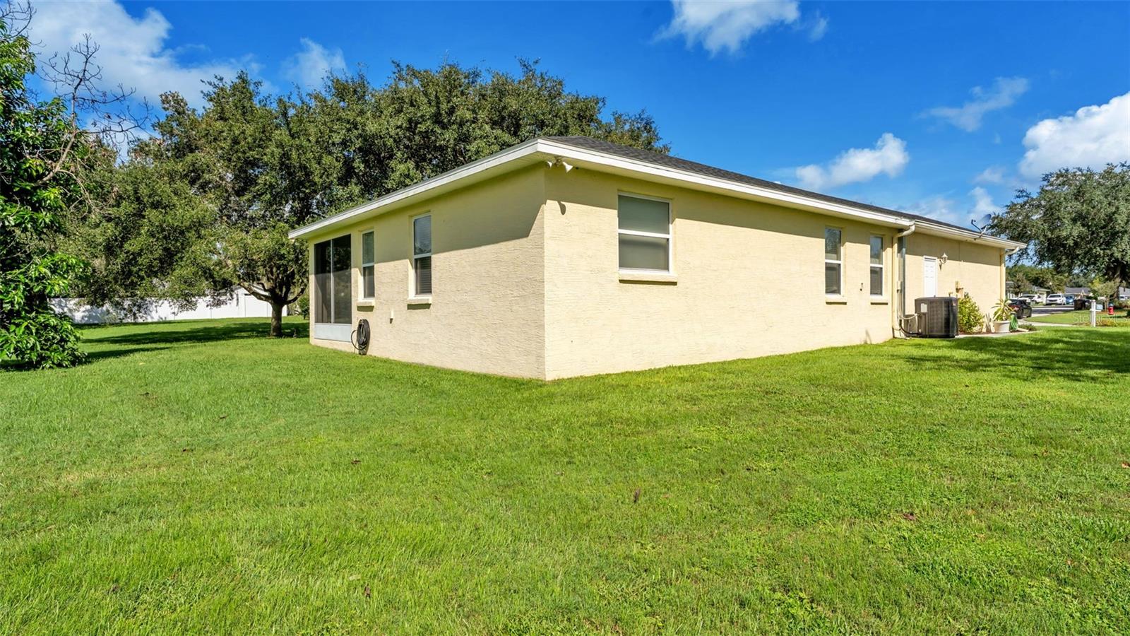 2040 Saddlewood Dr Property Photo 31