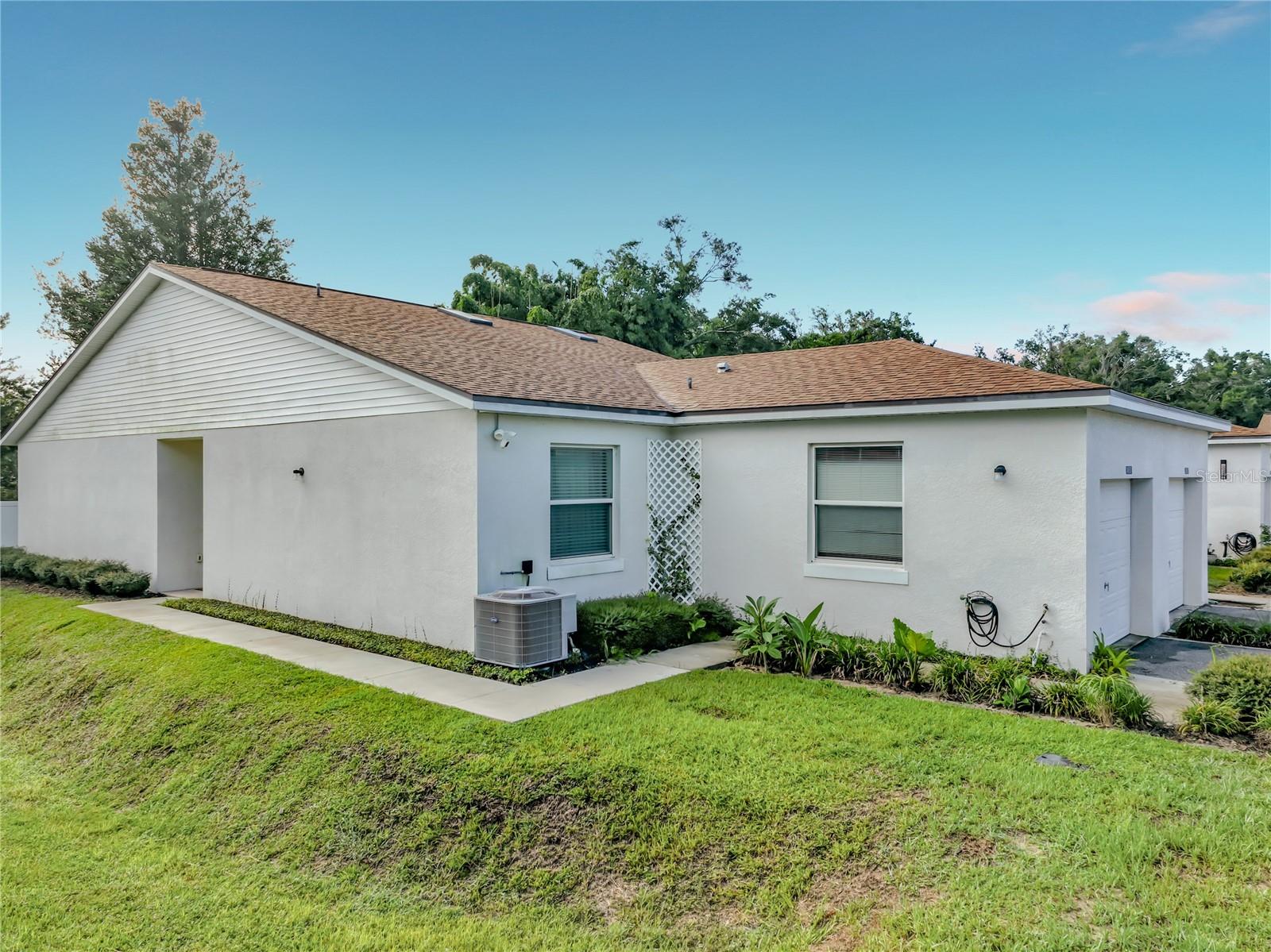 1415 Oak Pl #d Property Photo 1