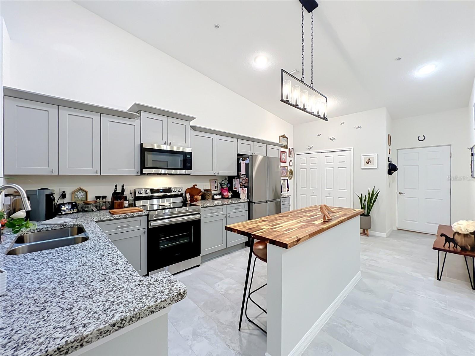 1415 Oak Pl #d Property Photo 11