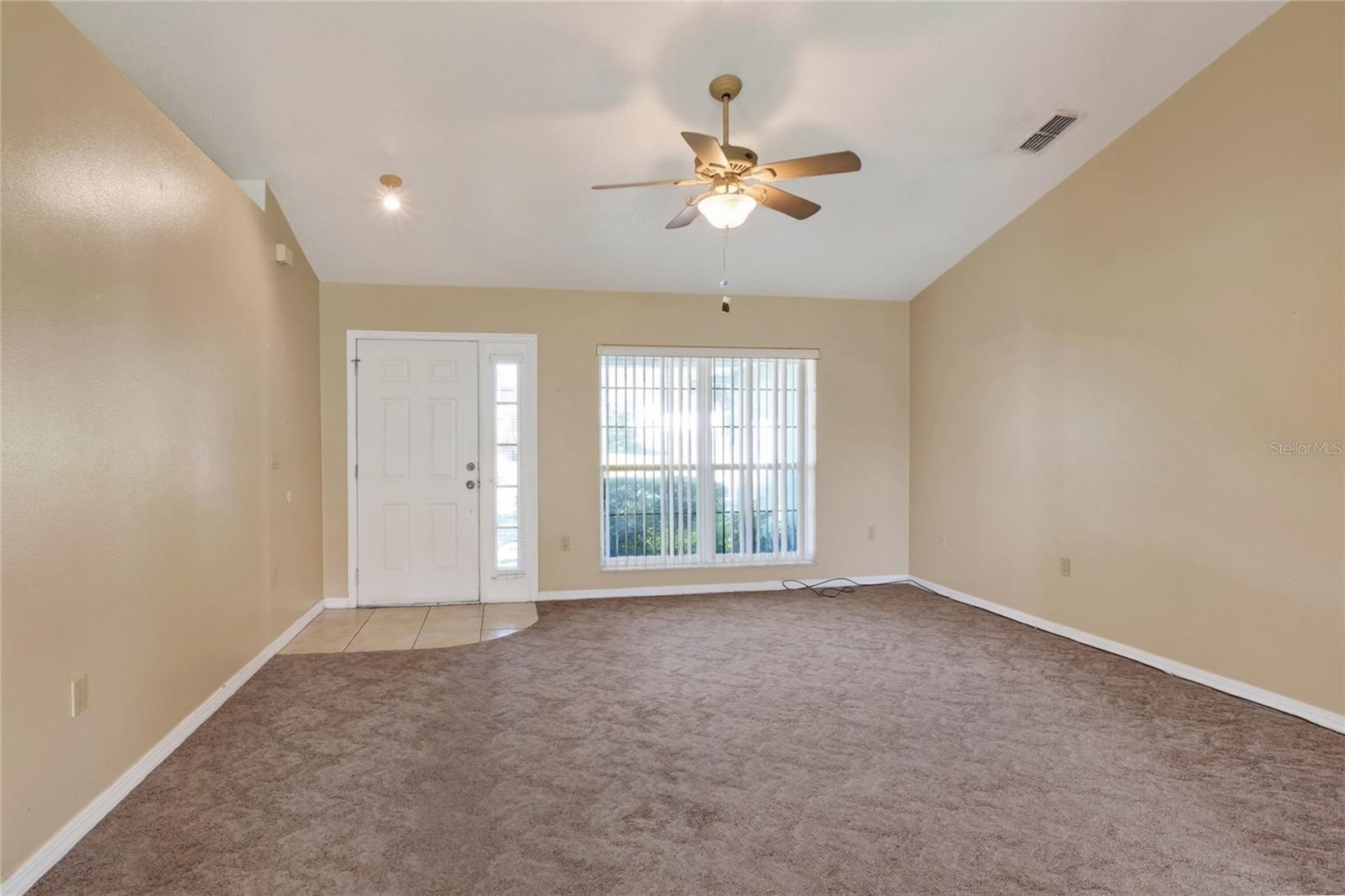 545 Worchester Ct Property Photo 9