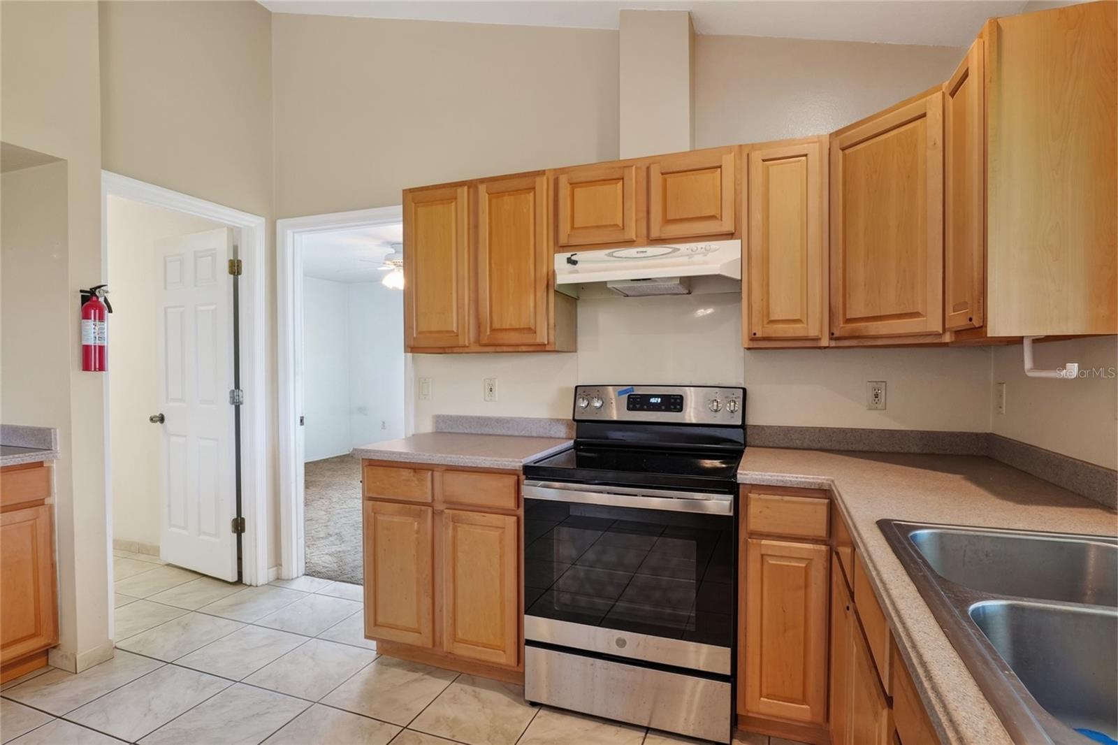 545 Worchester Ct Property Photo 16