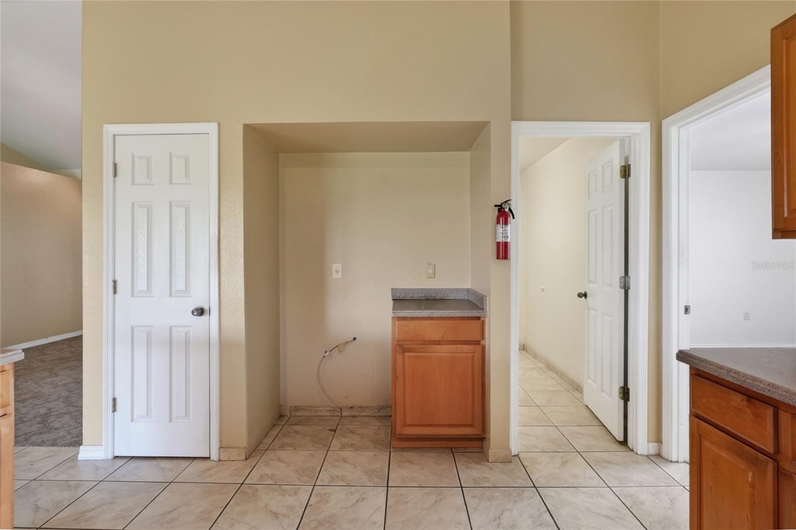545 Worchester Ct Property Photo 17
