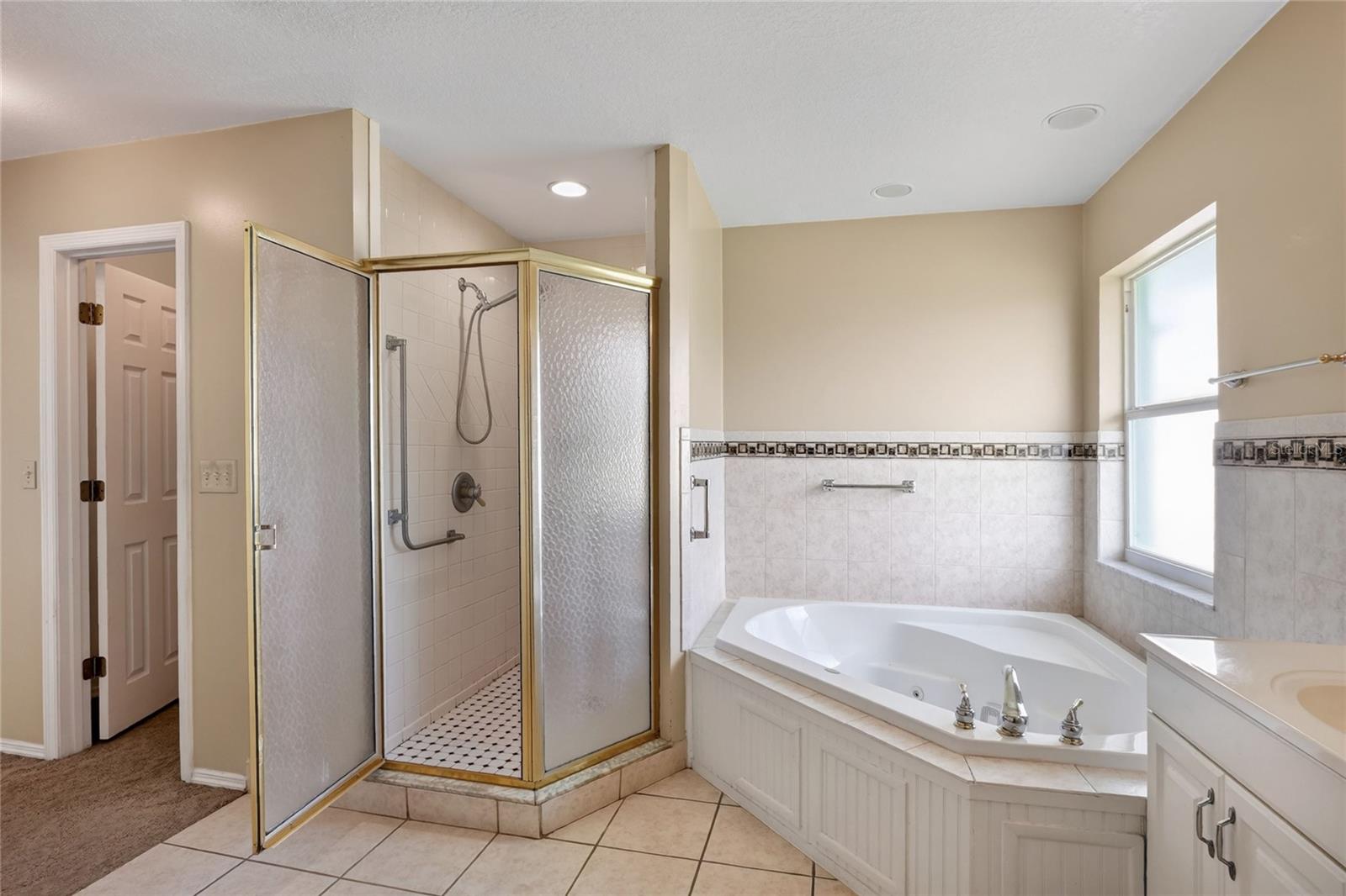 545 Worchester Ct Property Photo 19