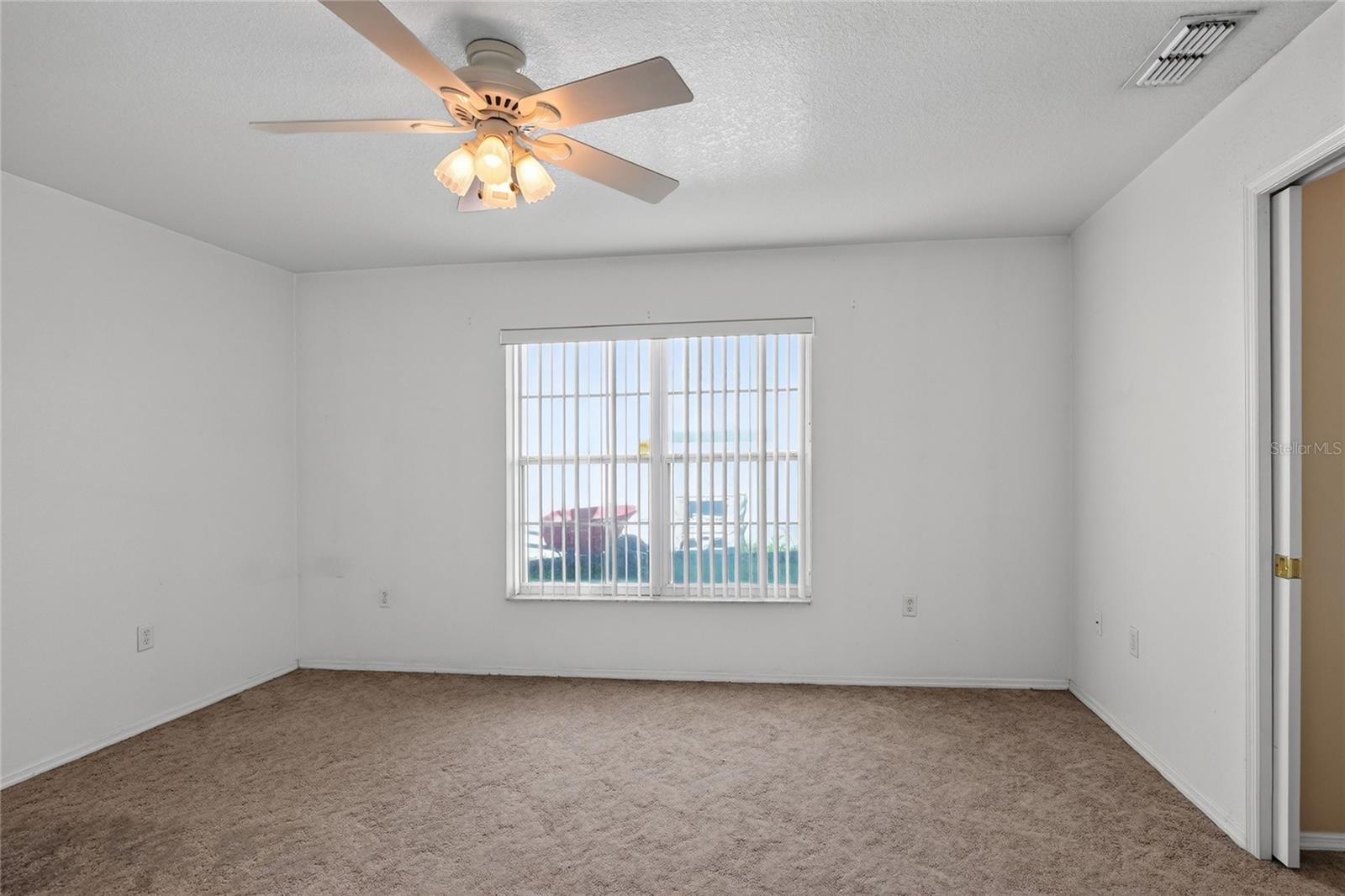 545 Worchester Ct Property Photo 23
