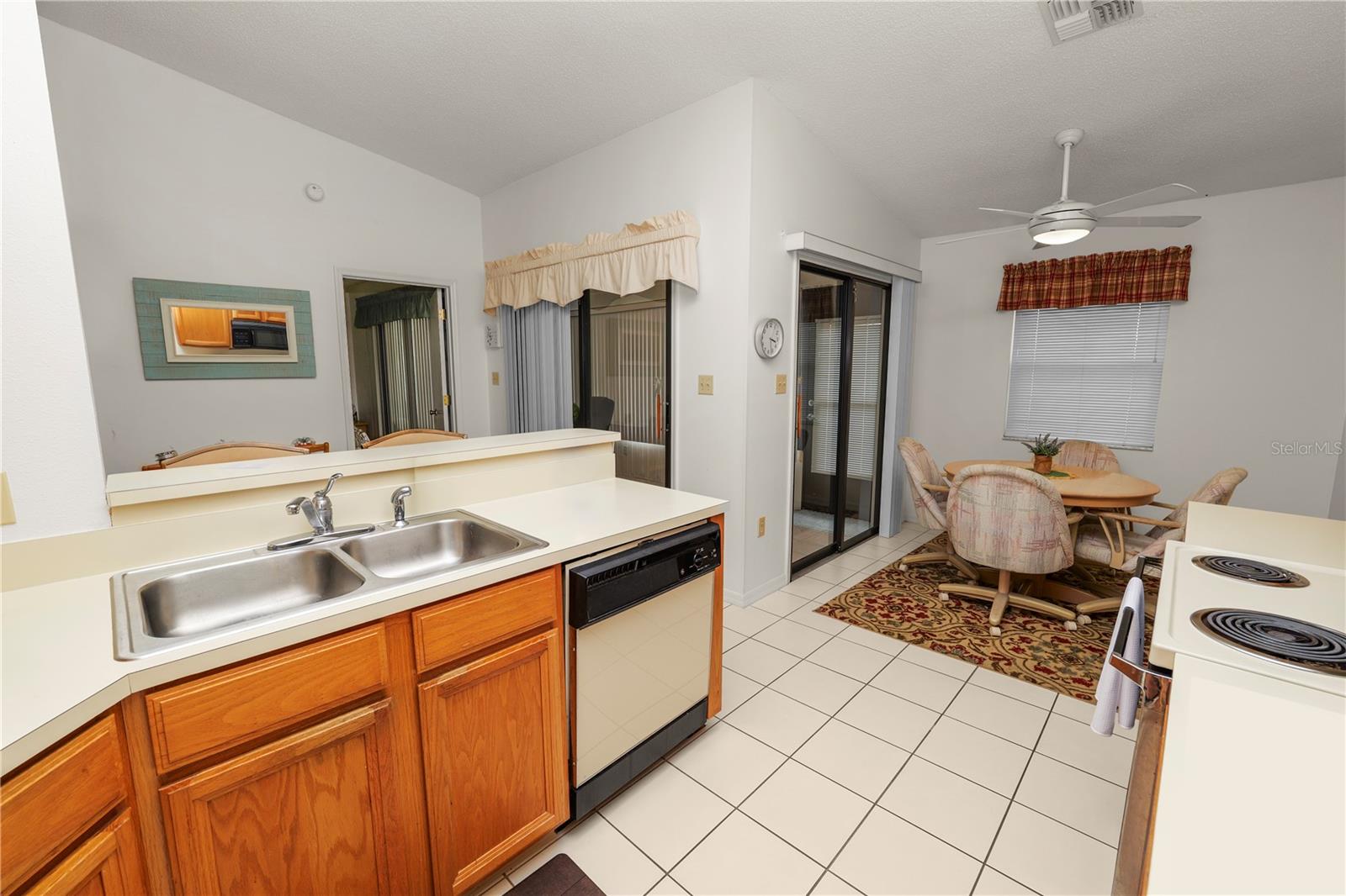 1120 Parakeet Trl Property Photo 29