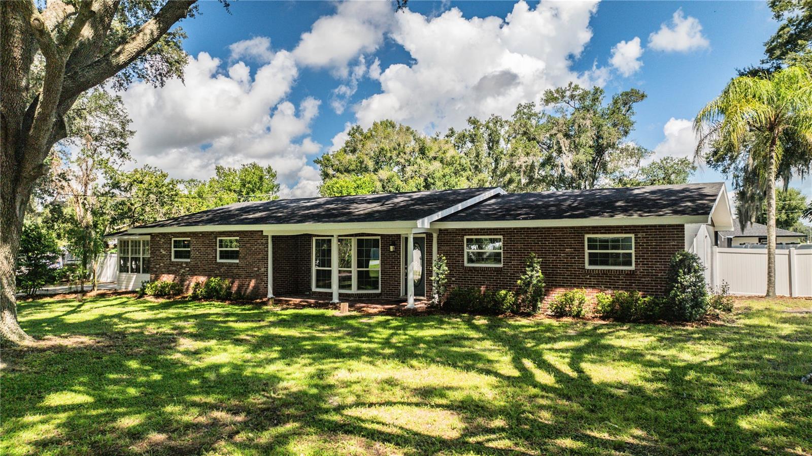 2217 Wells Rd Property Photo 2