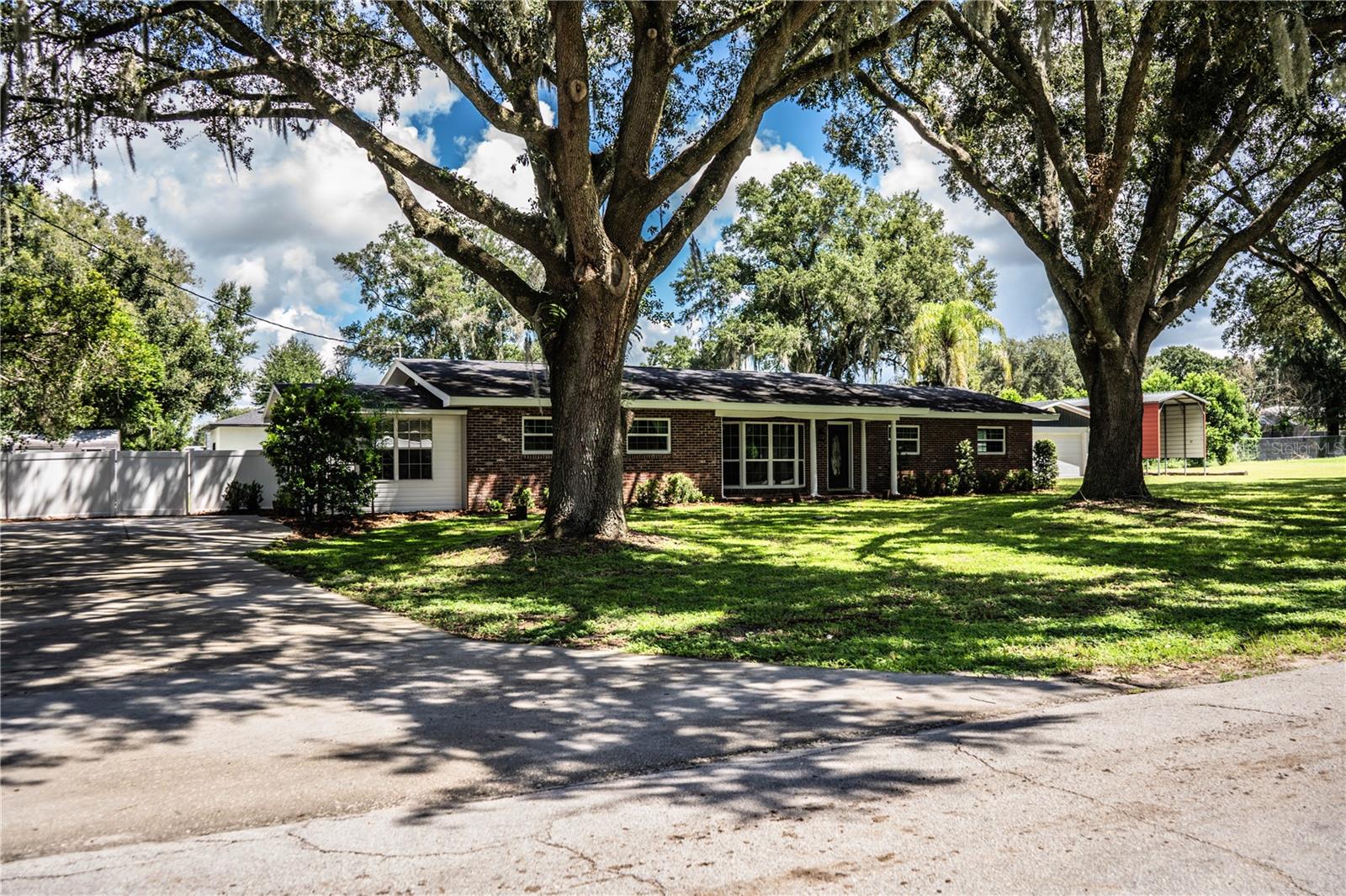2217 Wells Rd Property Photo 3