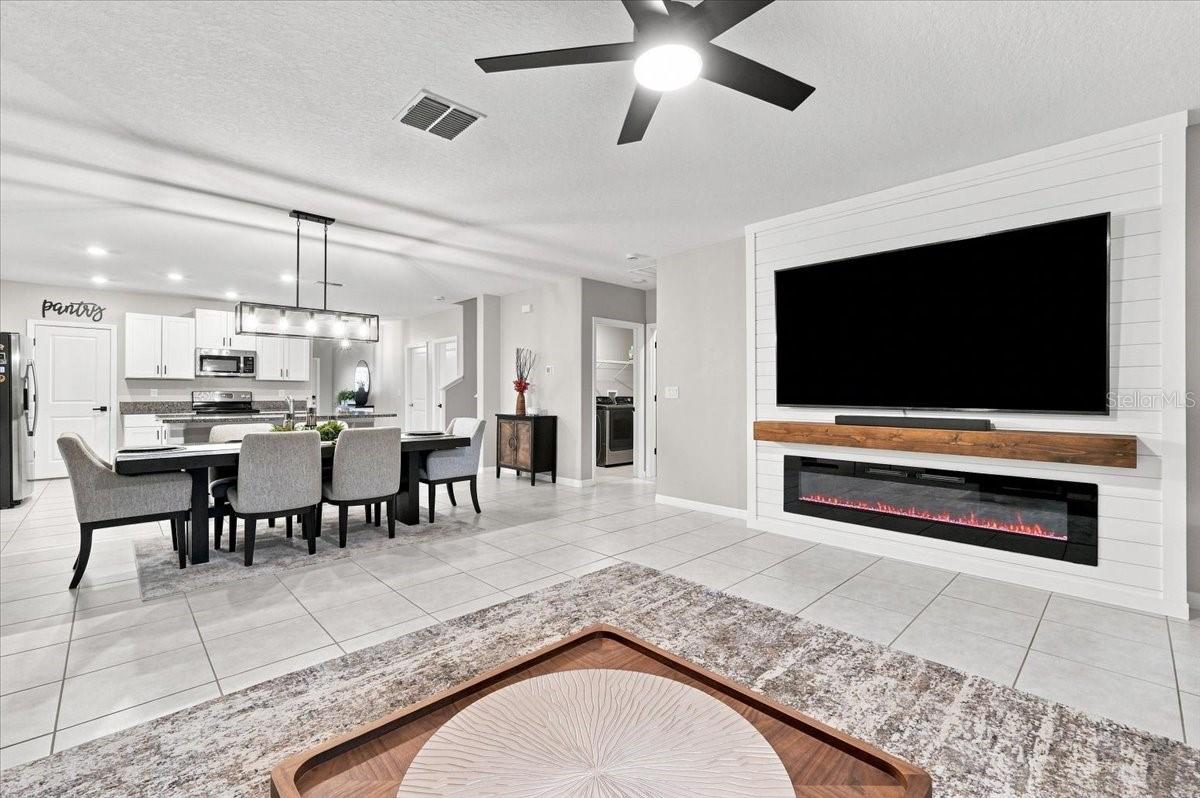 1736 Red Loop Property Photo 8