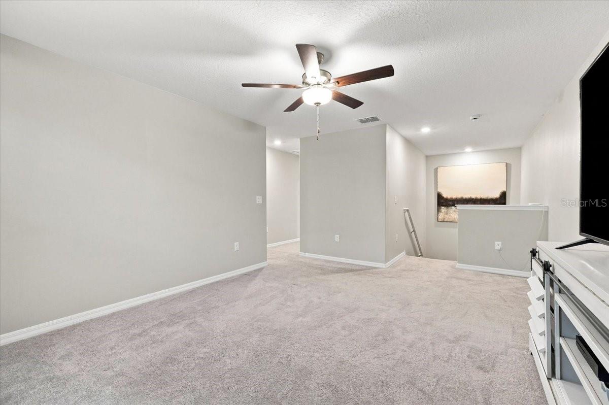 1736 Red Loop Property Photo 11