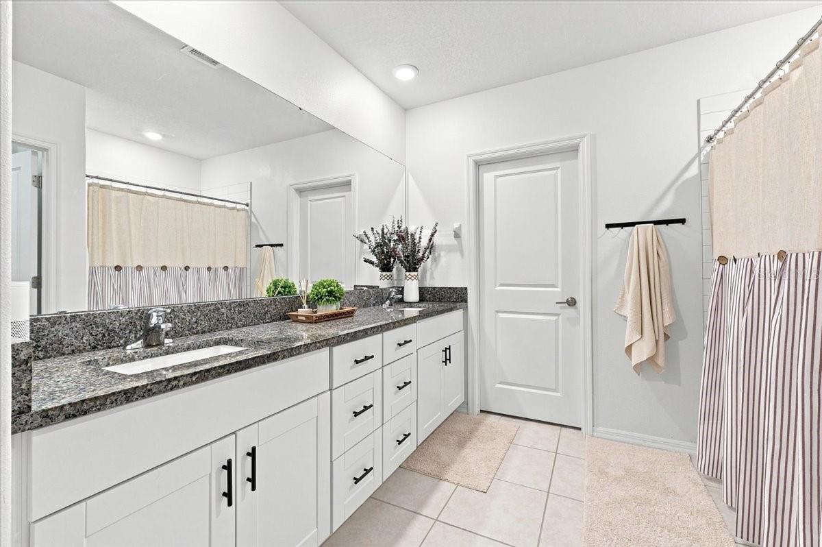 1736 Red Loop Property Photo 23