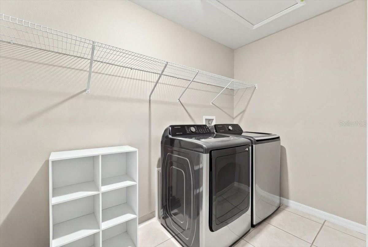 1736 Red Loop Property Photo 44