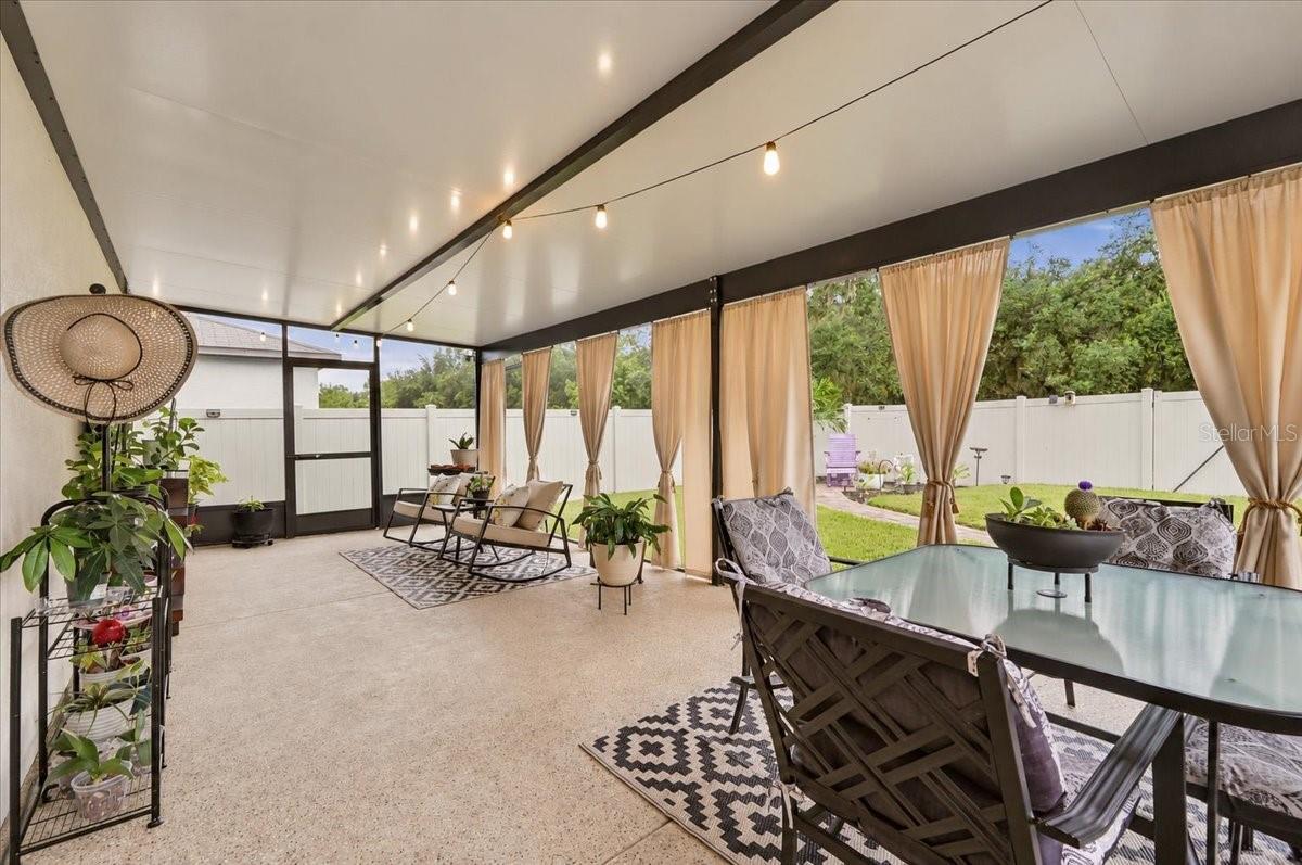 1736 Red Loop Property Photo 47