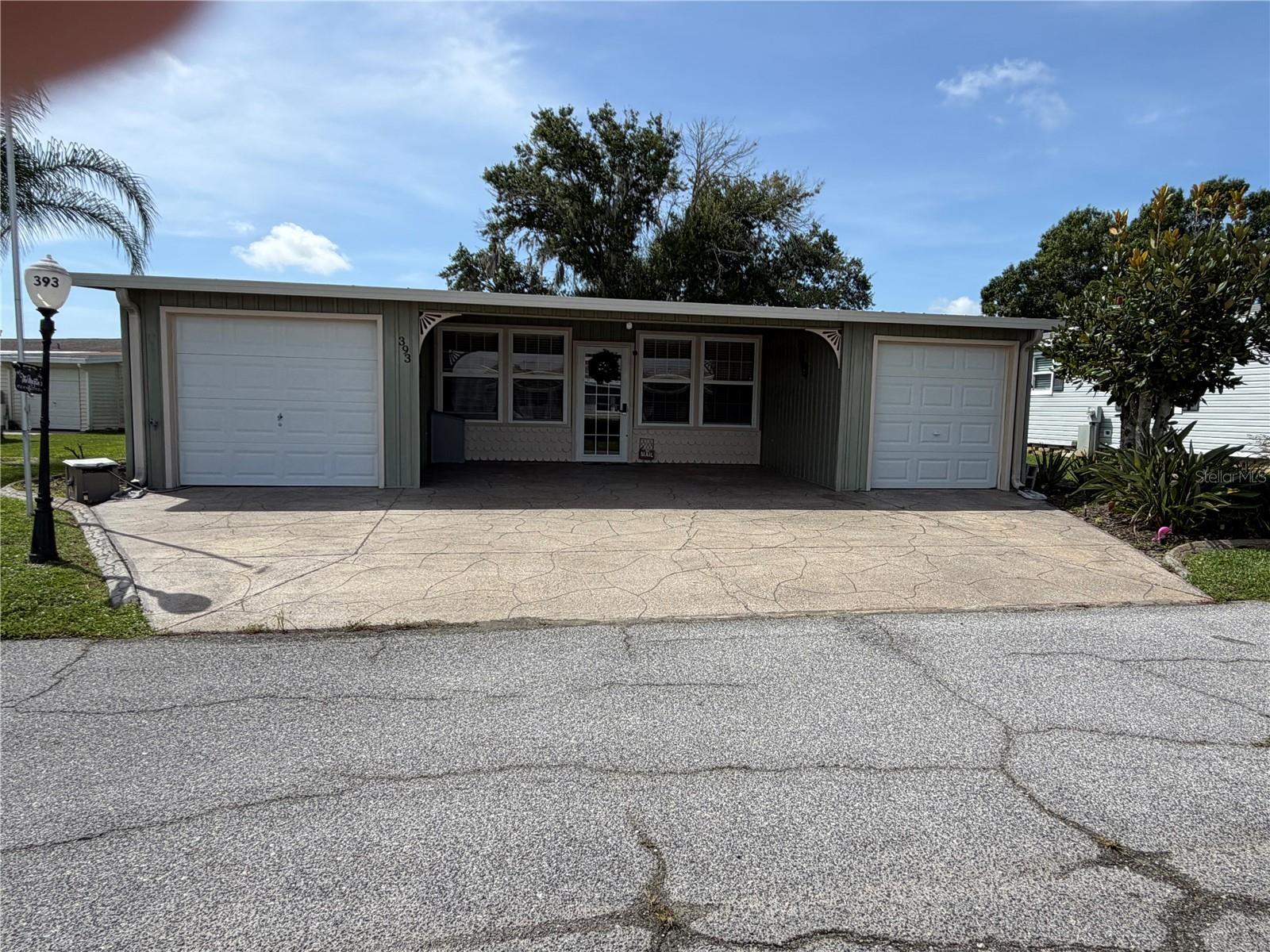 393 York Cottage Dr Property Photo 3