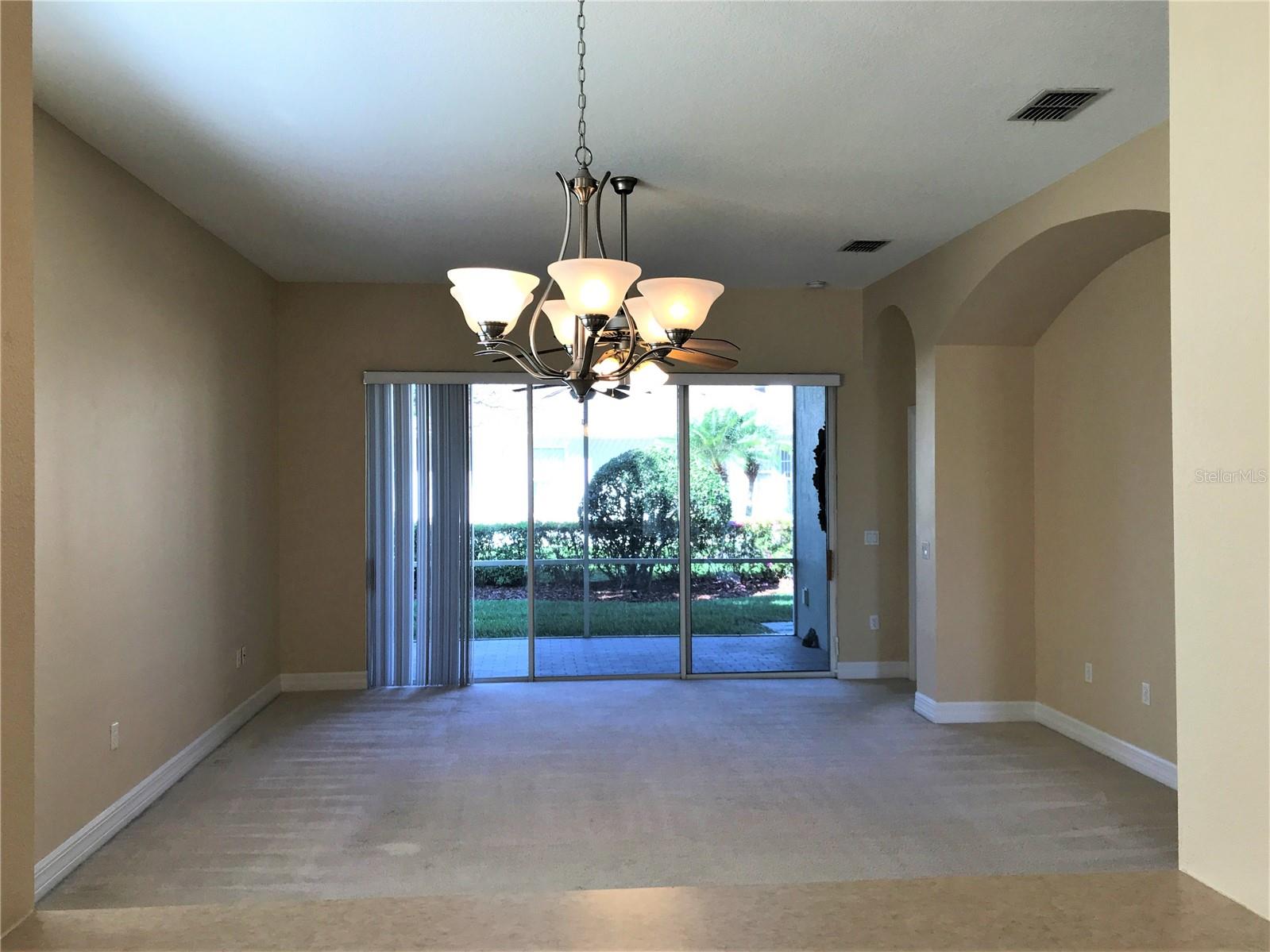 1835 Rocky Pointe Dr Property Photo 3