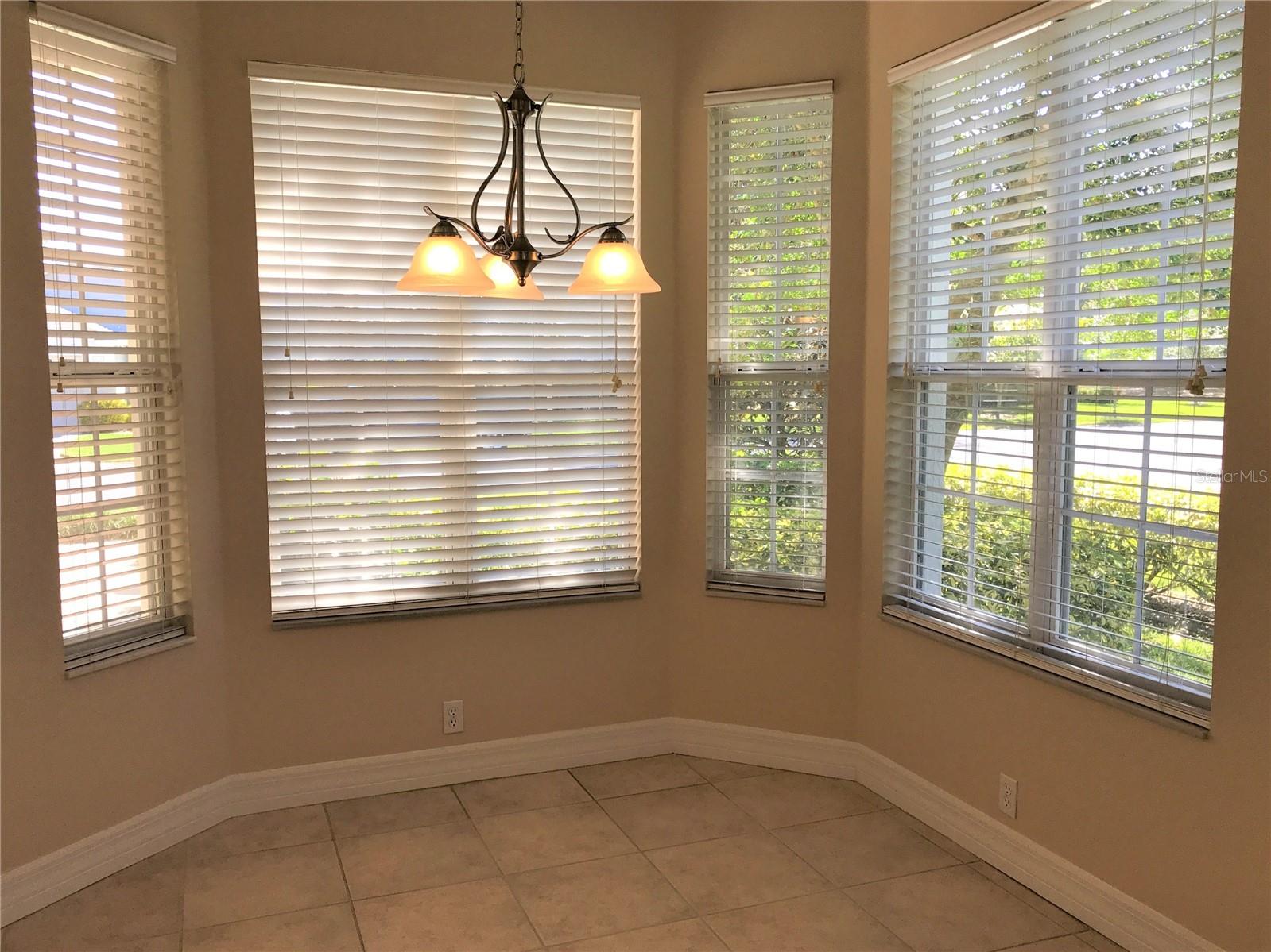 1835 Rocky Pointe Dr Property Photo 5