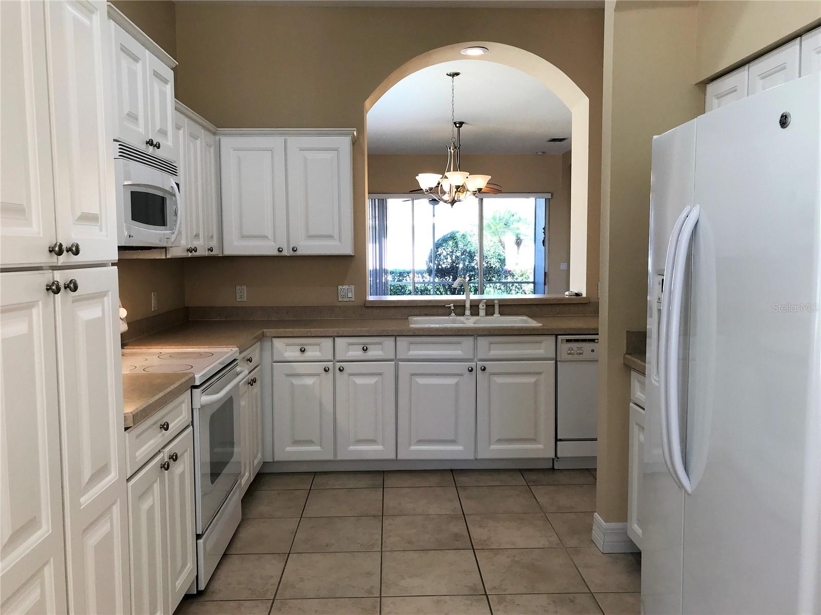 1835 Rocky Pointe Dr Property Photo 8
