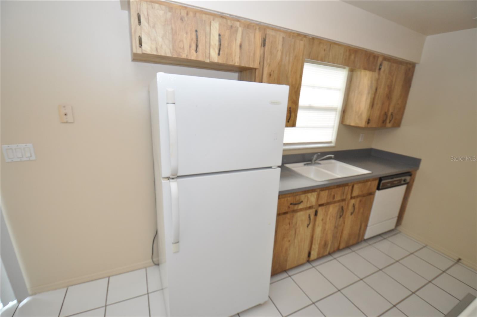 828 Cinnamon Dr E Property Photo 8