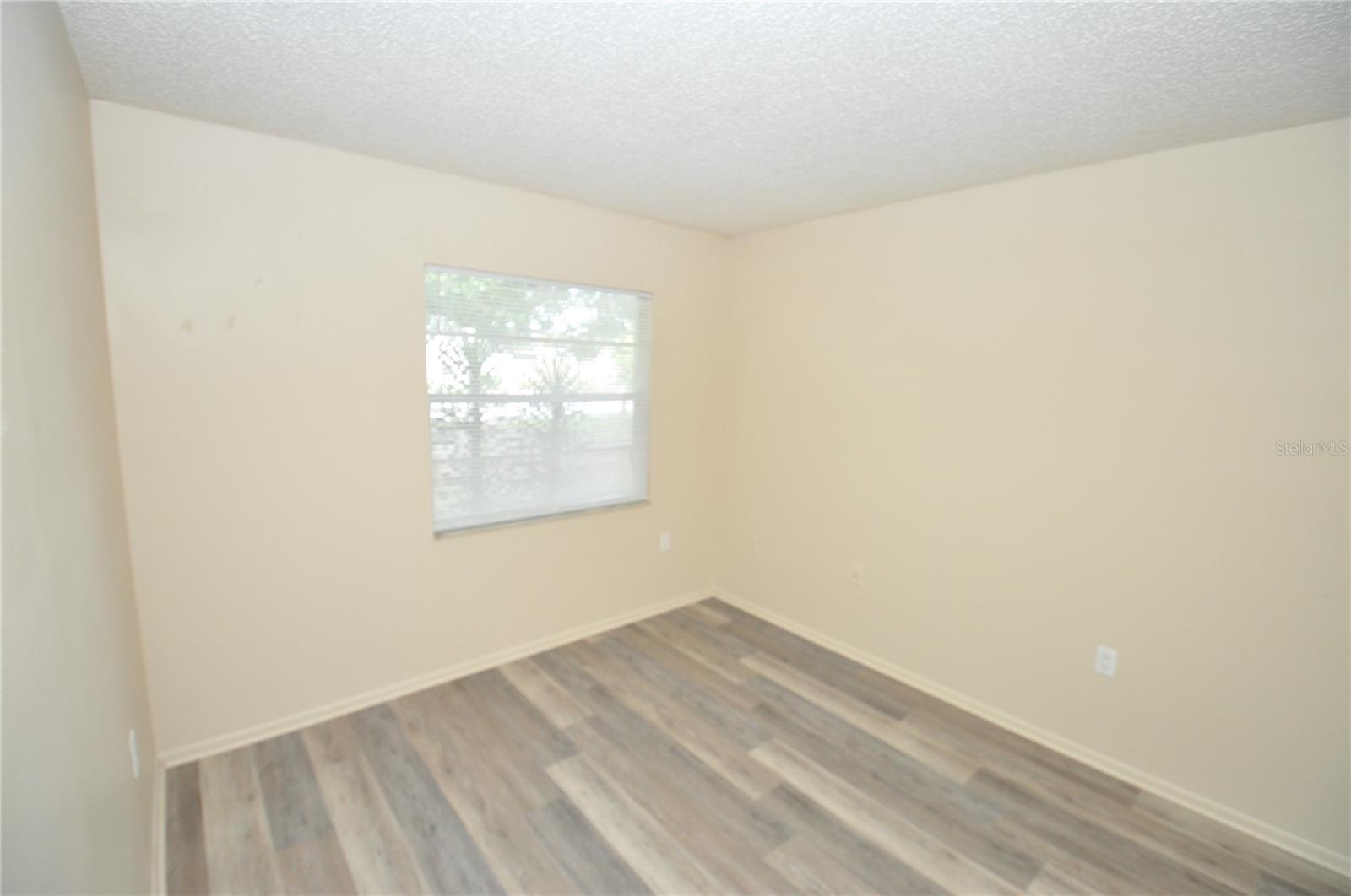 828 Cinnamon Dr E Property Photo 9