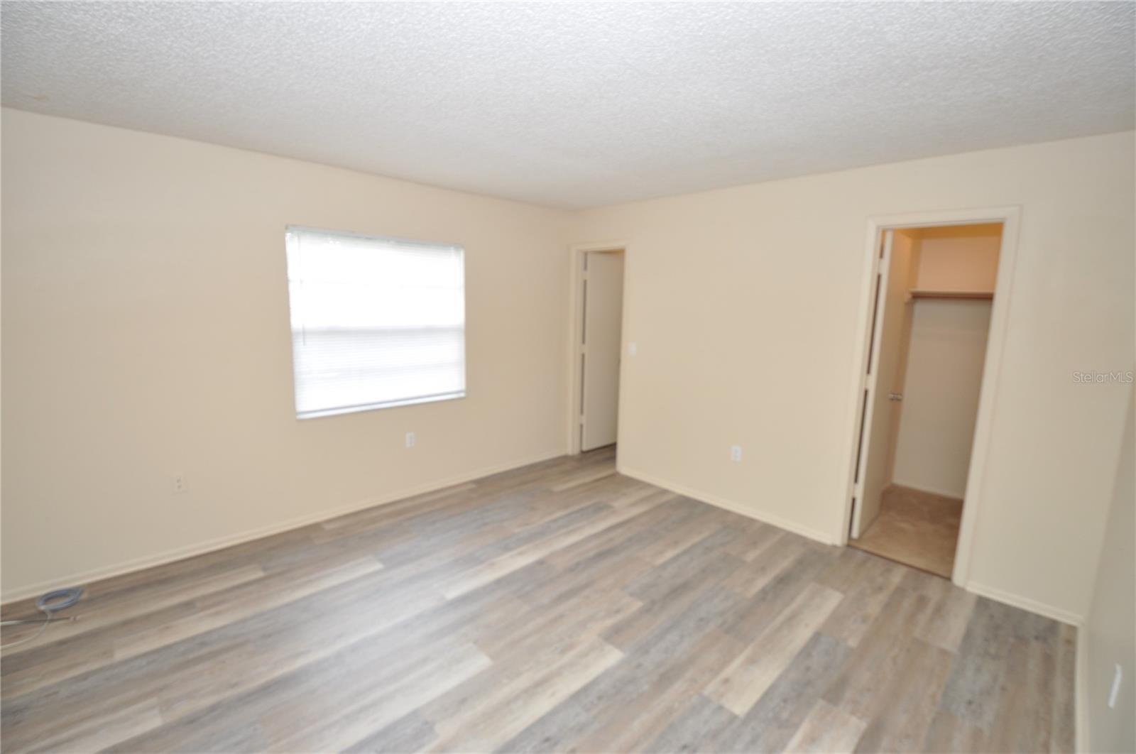 828 Cinnamon Dr E Property Photo 11