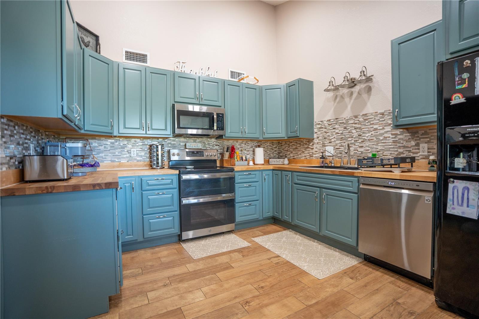 2124 Fox Run Ln Property Photo 27