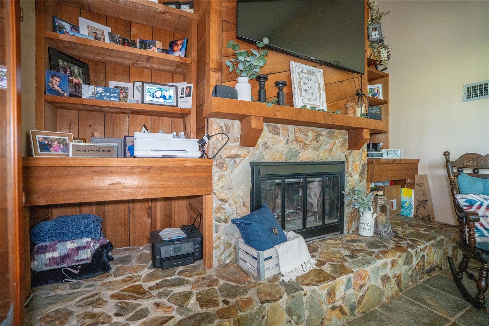 2124 Fox Run Ln Property Photo 34