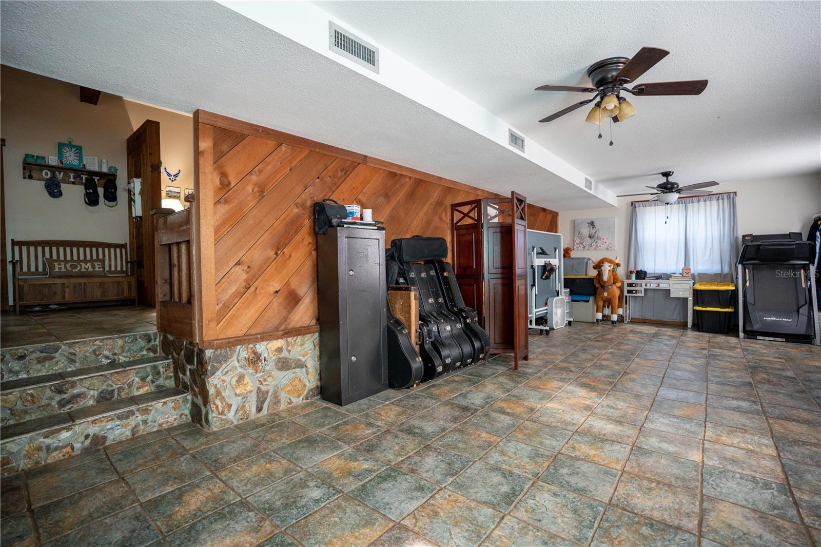 2124 Fox Run Ln Property Photo 40