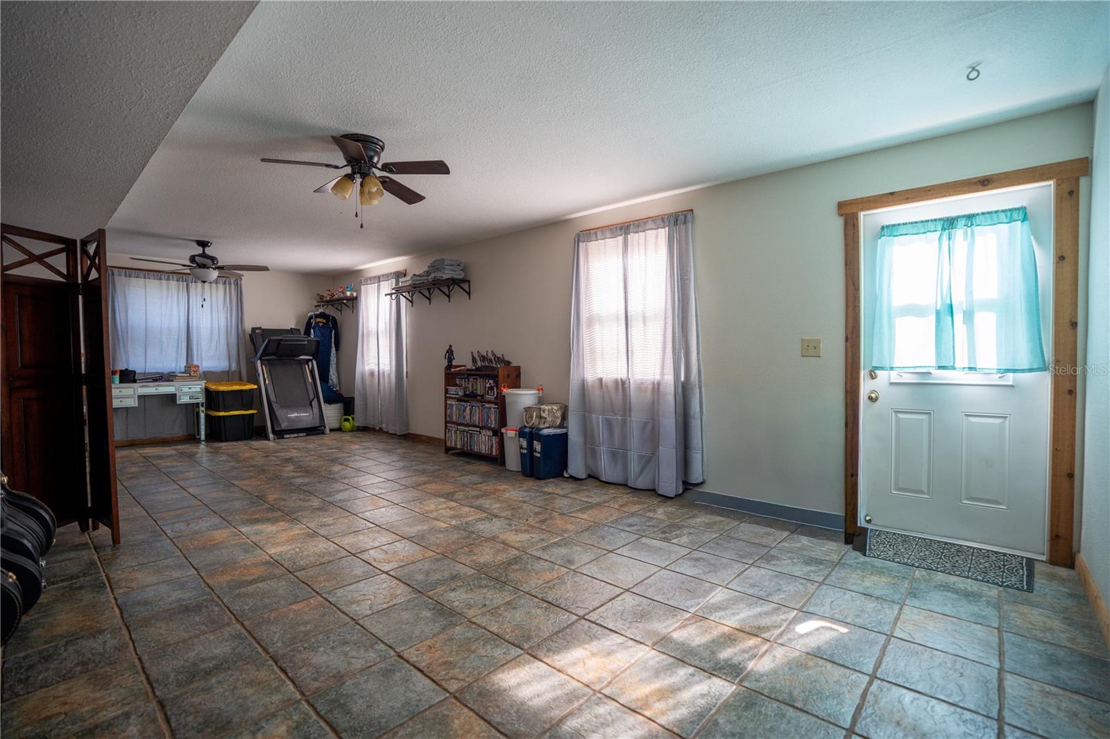 2124 Fox Run Ln Property Photo 41