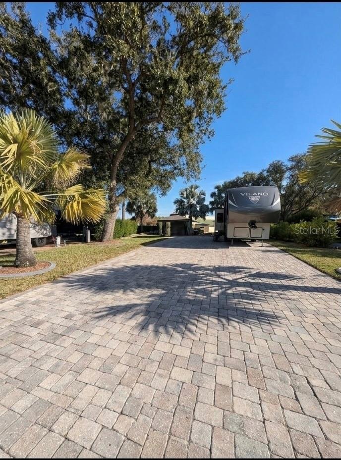 16353 Cherry Tree Ct Property Photo