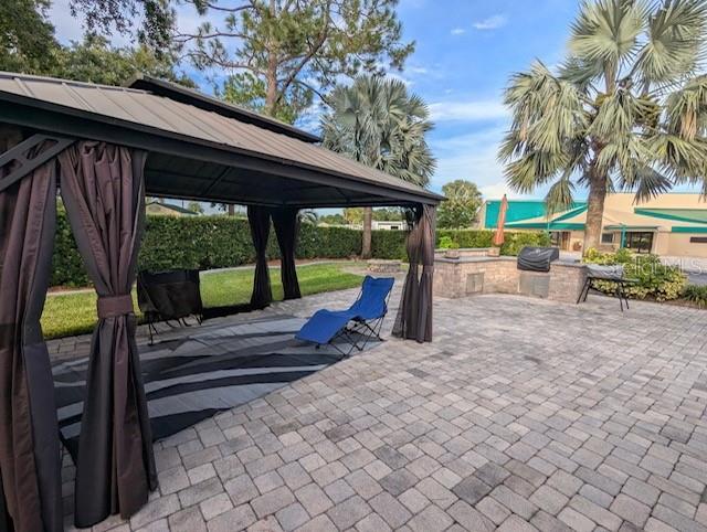 16353 Cherry Tree Ct Property Photo 4