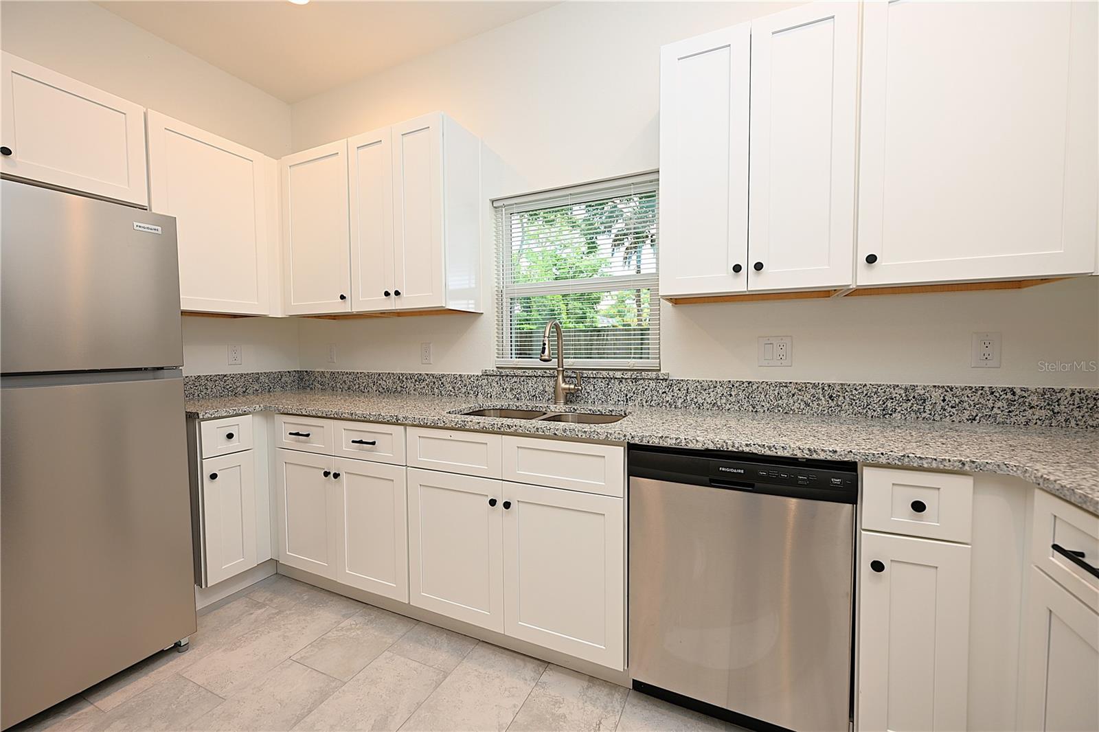 1011 N Brunnell Pkwy Property Photo 6