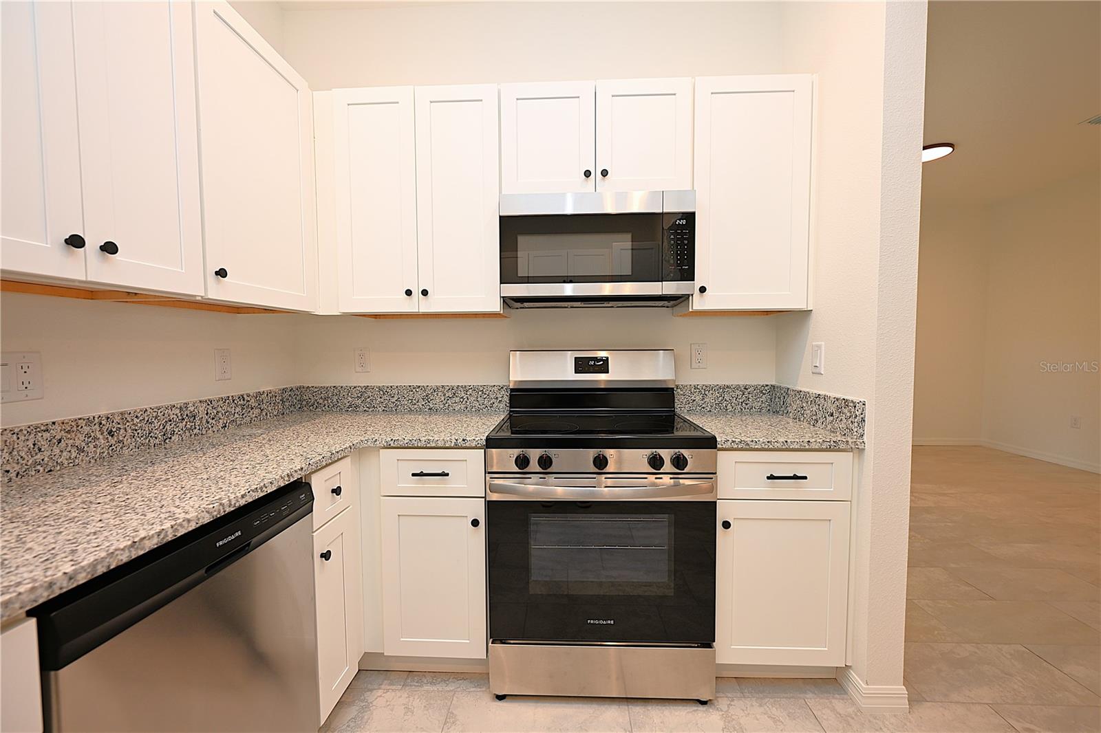 1011 N Brunnell Pkwy Property Photo 7