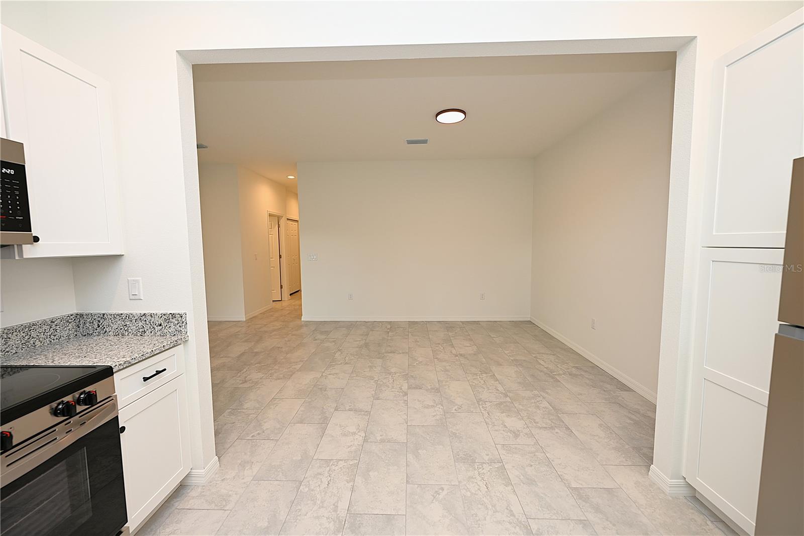 1011 N Brunnell Pkwy Property Photo 8