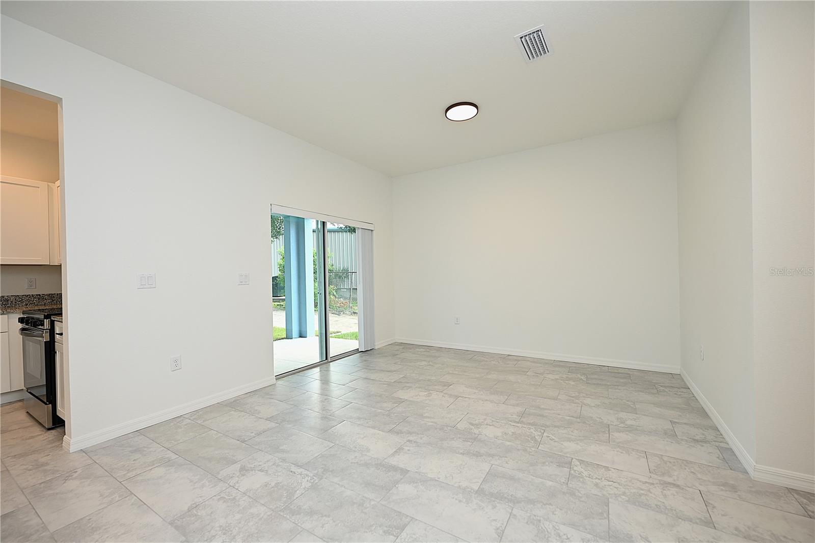1011 N Brunnell Pkwy Property Photo 13