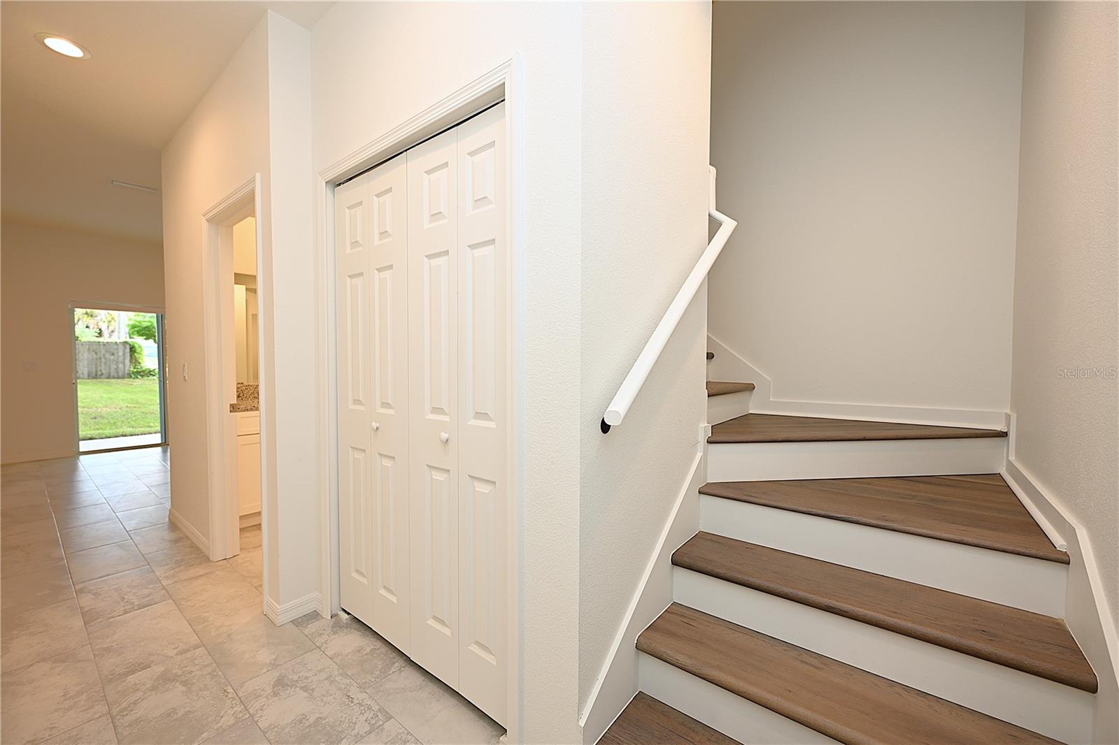 1011 N Brunnell Pkwy Property Photo 17