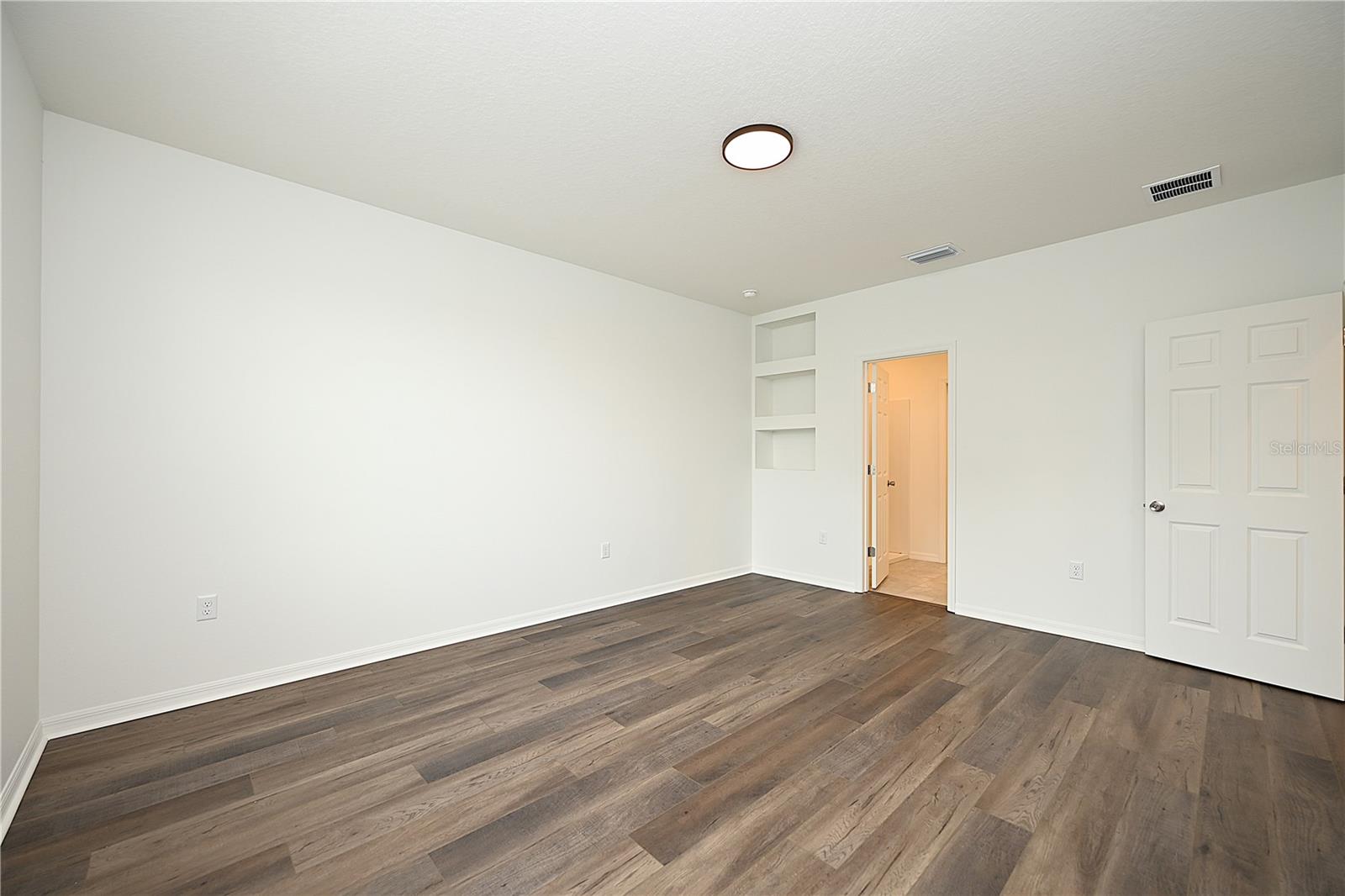 1011 N Brunnell Pkwy Property Photo 19