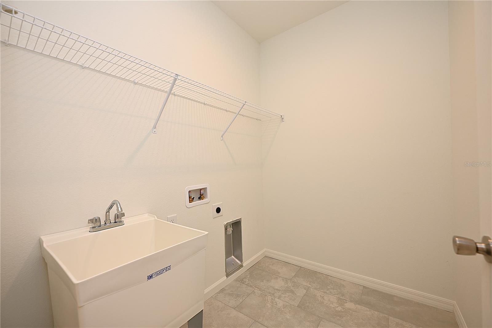 1011 N Brunnell Pkwy Property Photo 24