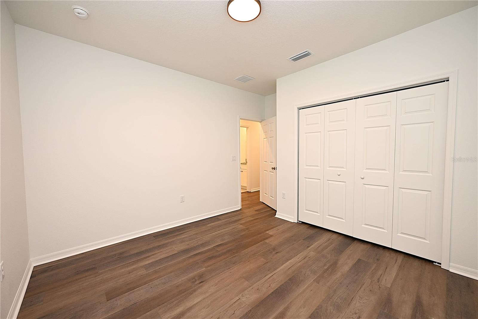 1011 N Brunnell Pkwy Property Photo 27