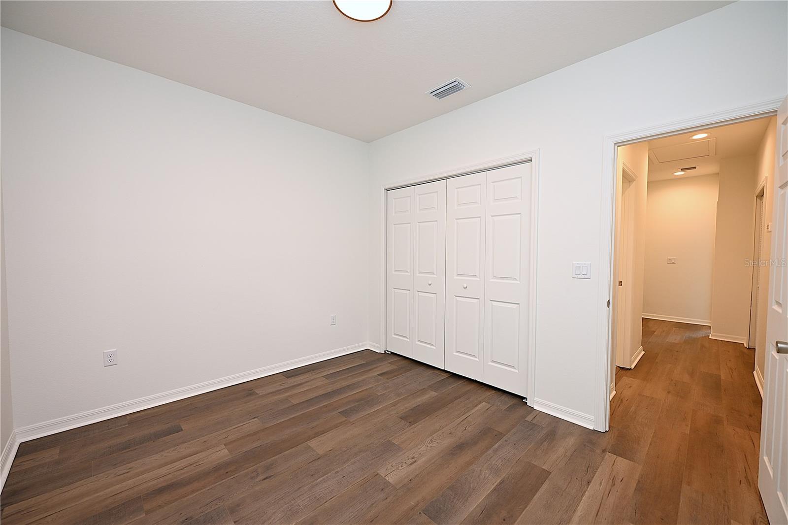 1011 N Brunnell Pkwy Property Photo 30