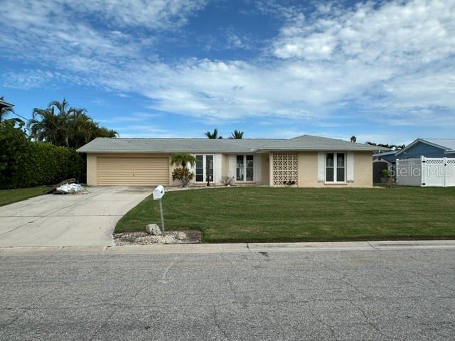524 68th St Property Photo 1