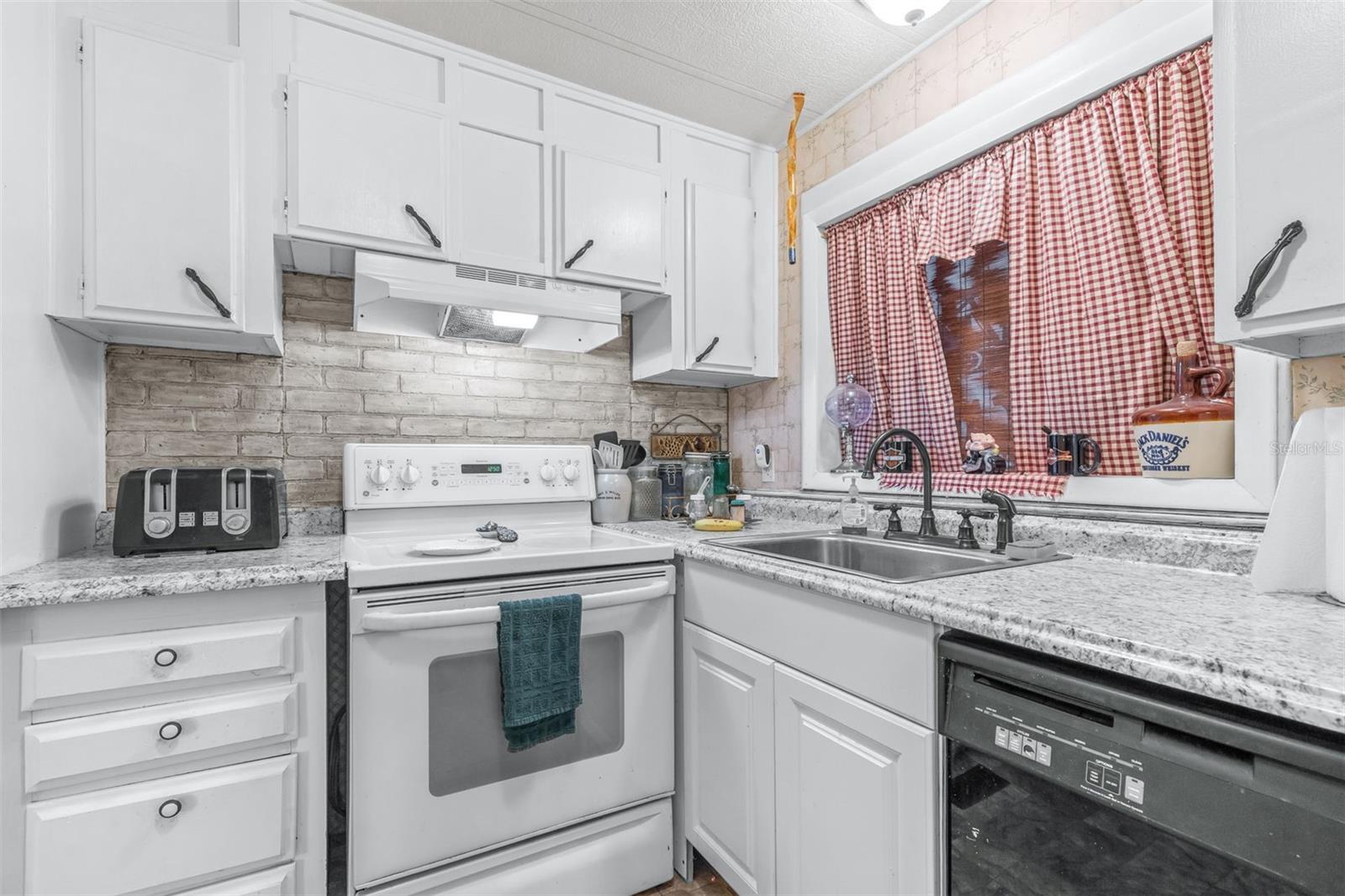 8 Woodland Cir Property Photo 13