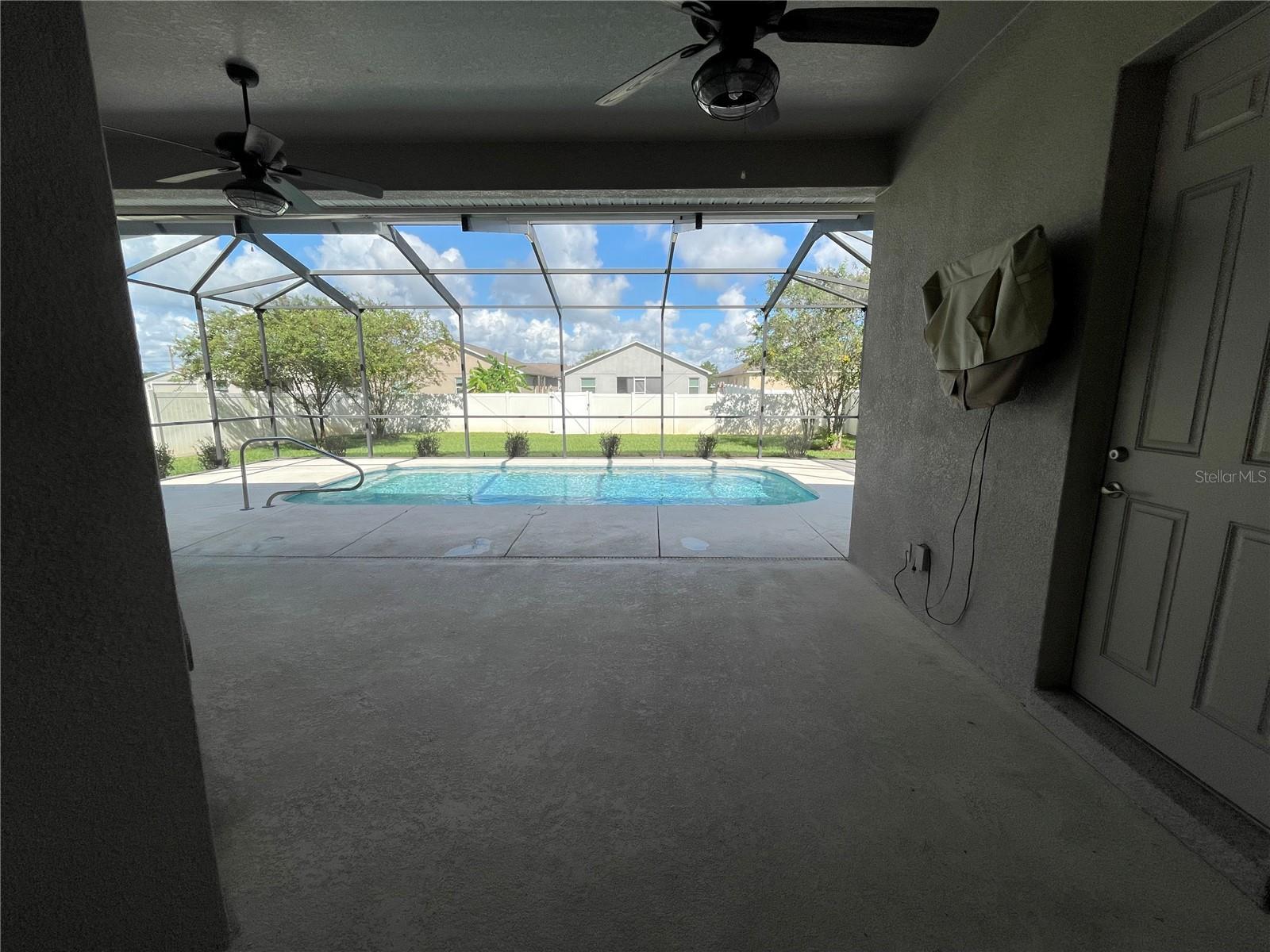 326 Lake Mariana Way Property Photo 9