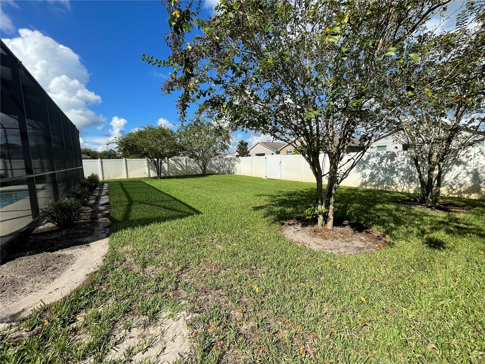 326 Lake Mariana Way Property Photo 43