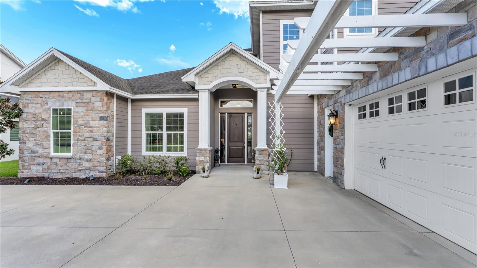 1539 Hollingsworth Creek Ct Property Photo 2