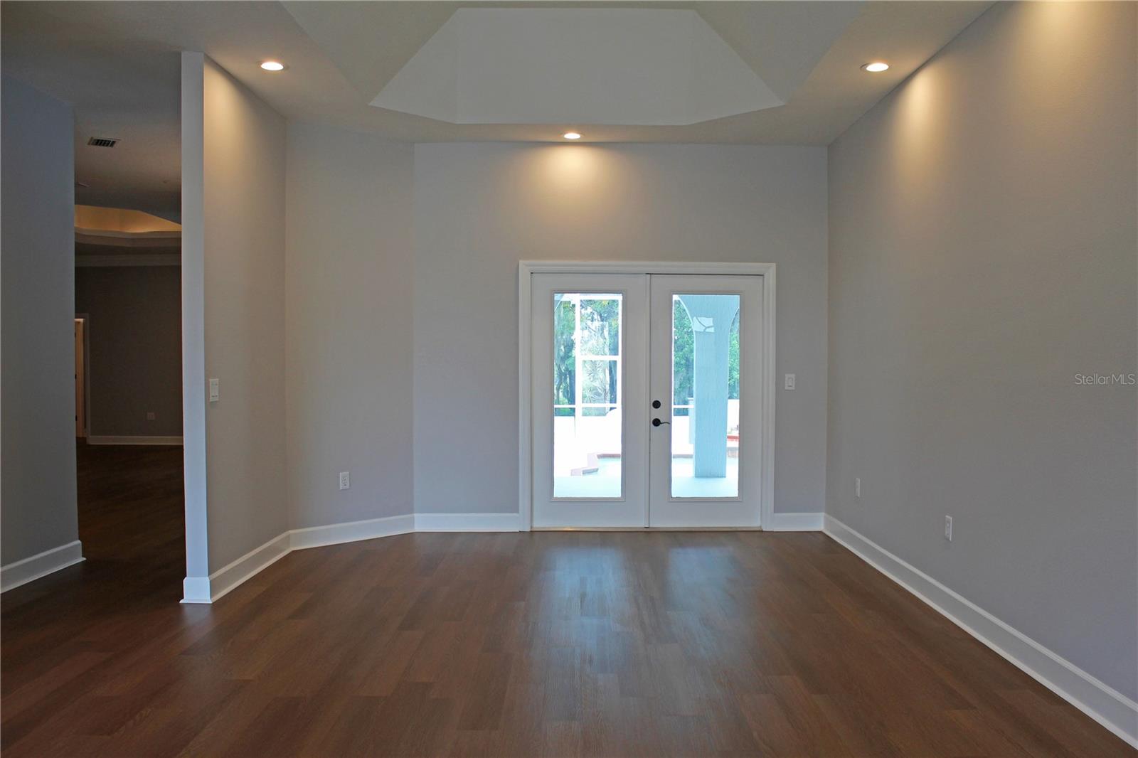 850 Hanover Way Property Photo 11