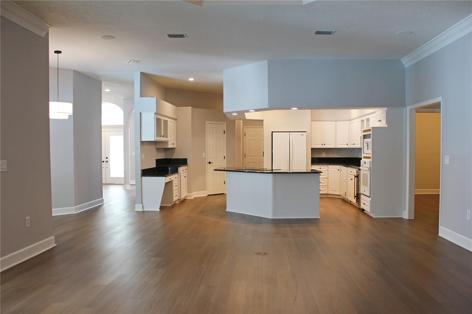 850 Hanover Way Property Photo 15
